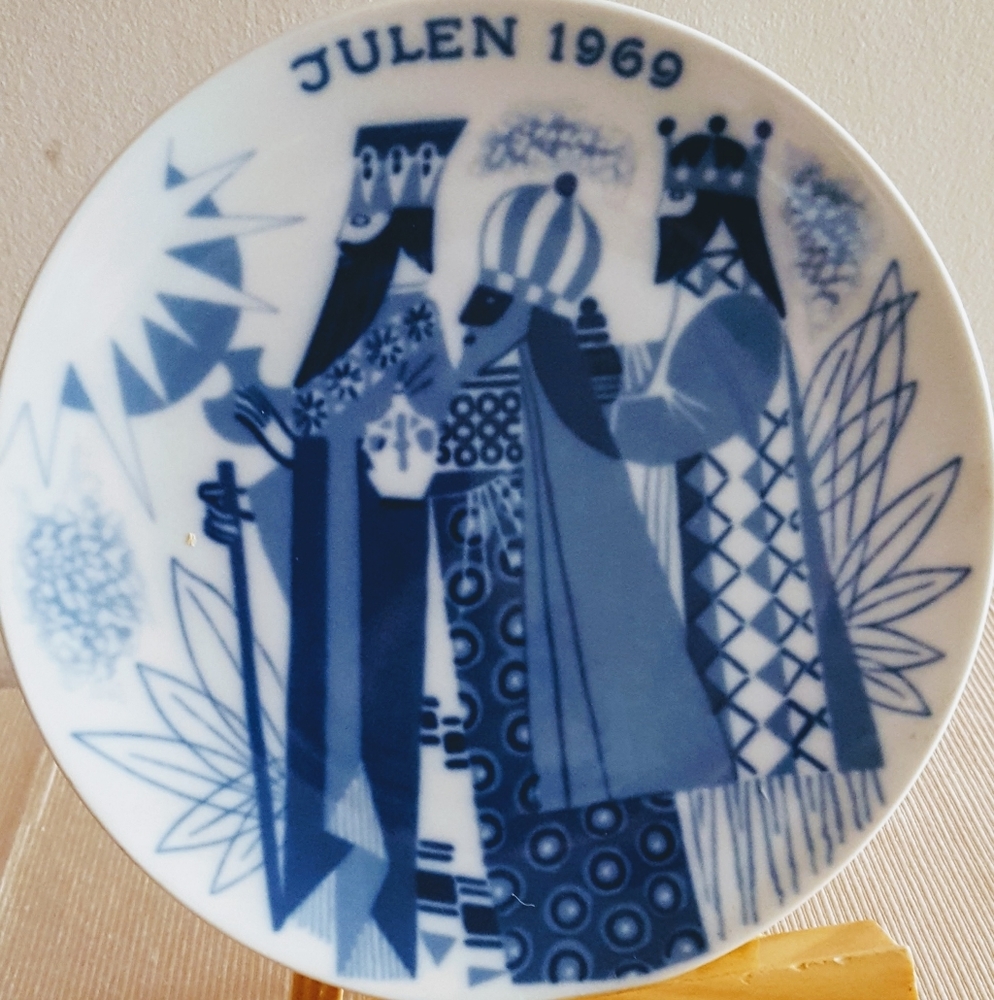 Vintage 1969 Norway Christmas Plate -  "Three Wise Men", 7"